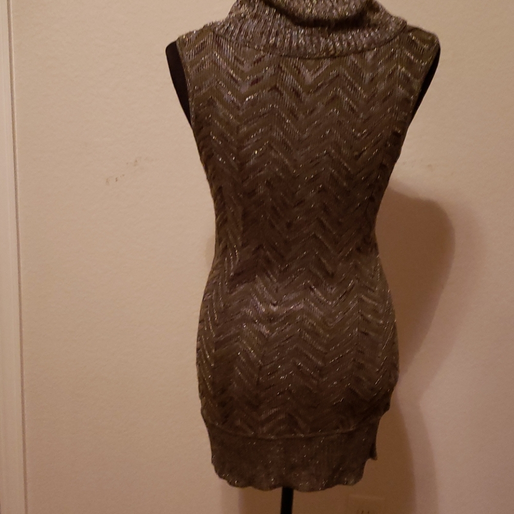 Top - Picture 3 of 4